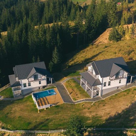 Lidia Chalets Polyanitsa Popovichevskaya エクステリア 写真