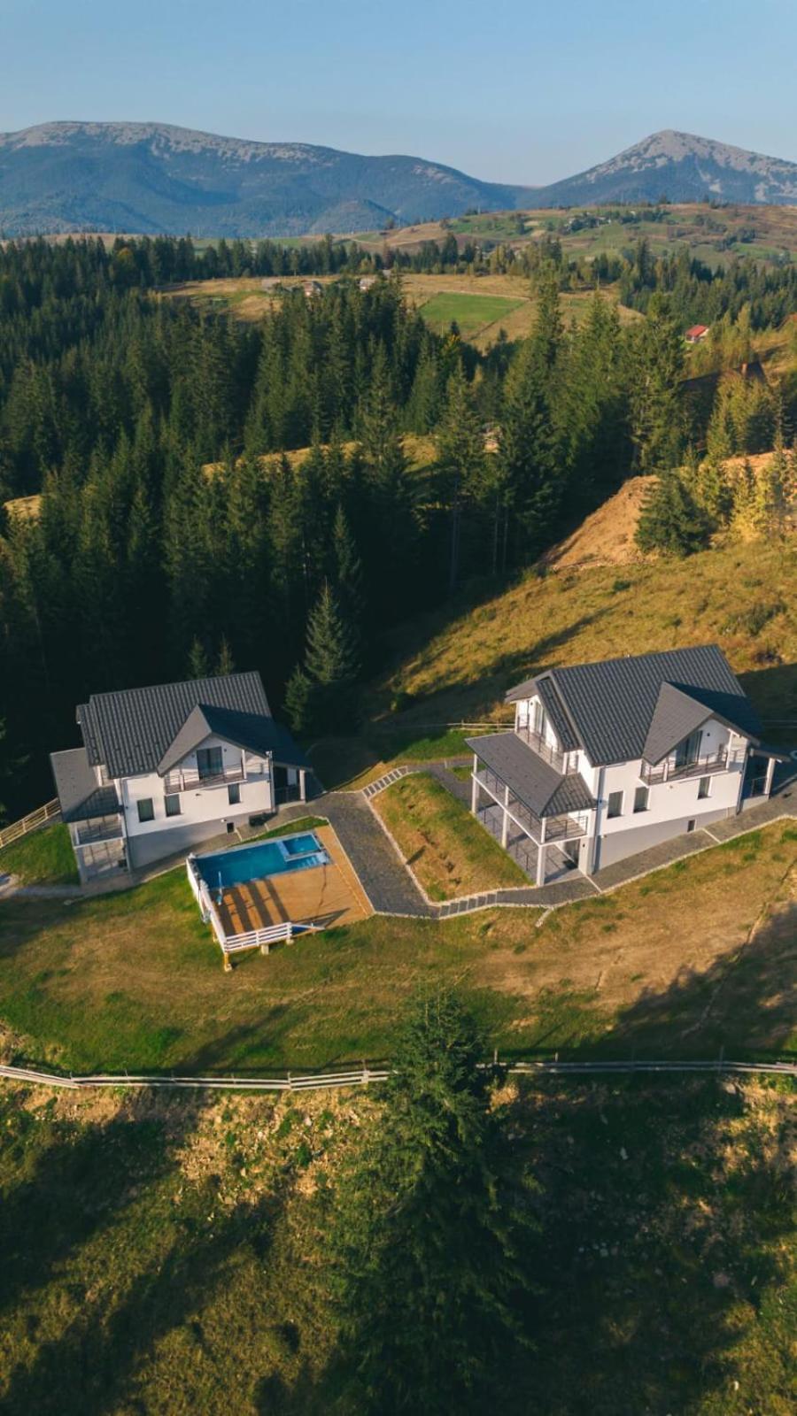 Lidia Chalets Polyanitsa Popovichevskaya エクステリア 写真
